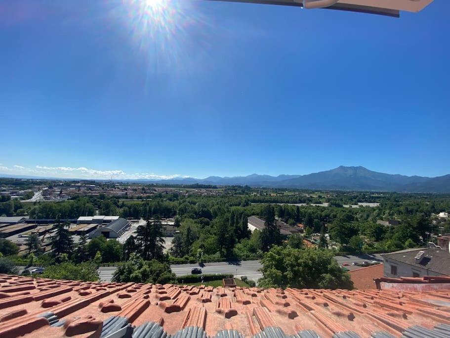 Deliziosa Mansarda Con Vista Panoramica Apartment Cuneo Luaran gambar