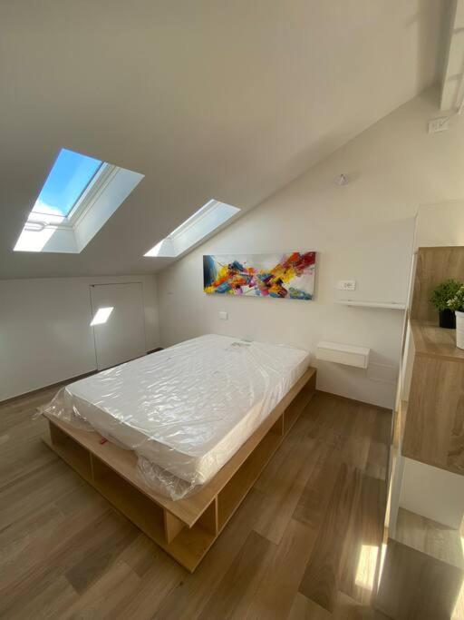 Deliziosa Mansarda Con Vista Panoramica Apartment Cuneo Luaran gambar